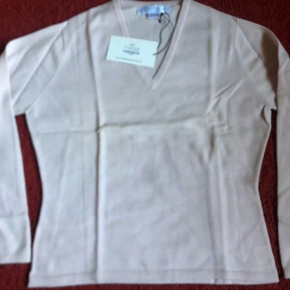 Isle of Skye long sleeve, v neck cashmere sweater - Picture 1 of 4